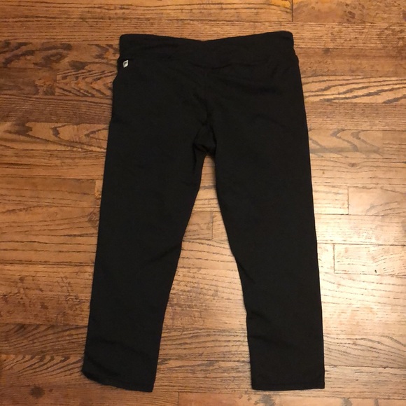 Fabletics capris - Picture 4 of 5